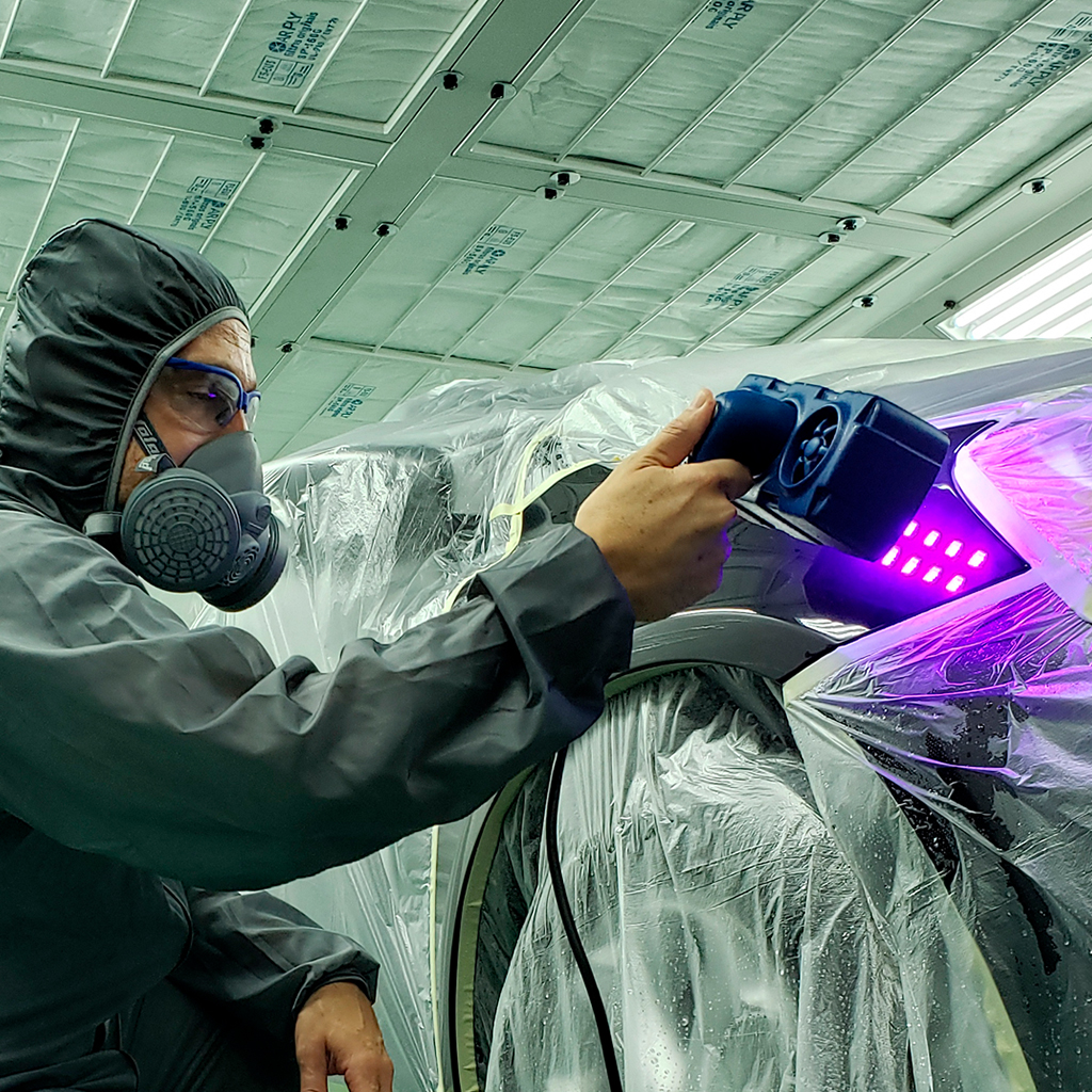 Pinturas e reparos com lâmpada de secagem rápida